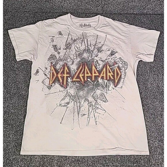 Def Leppard T-Shirt Men's M Short Sleeve Back By Popular Demand World Tour 2017 - Picture 1 of 7